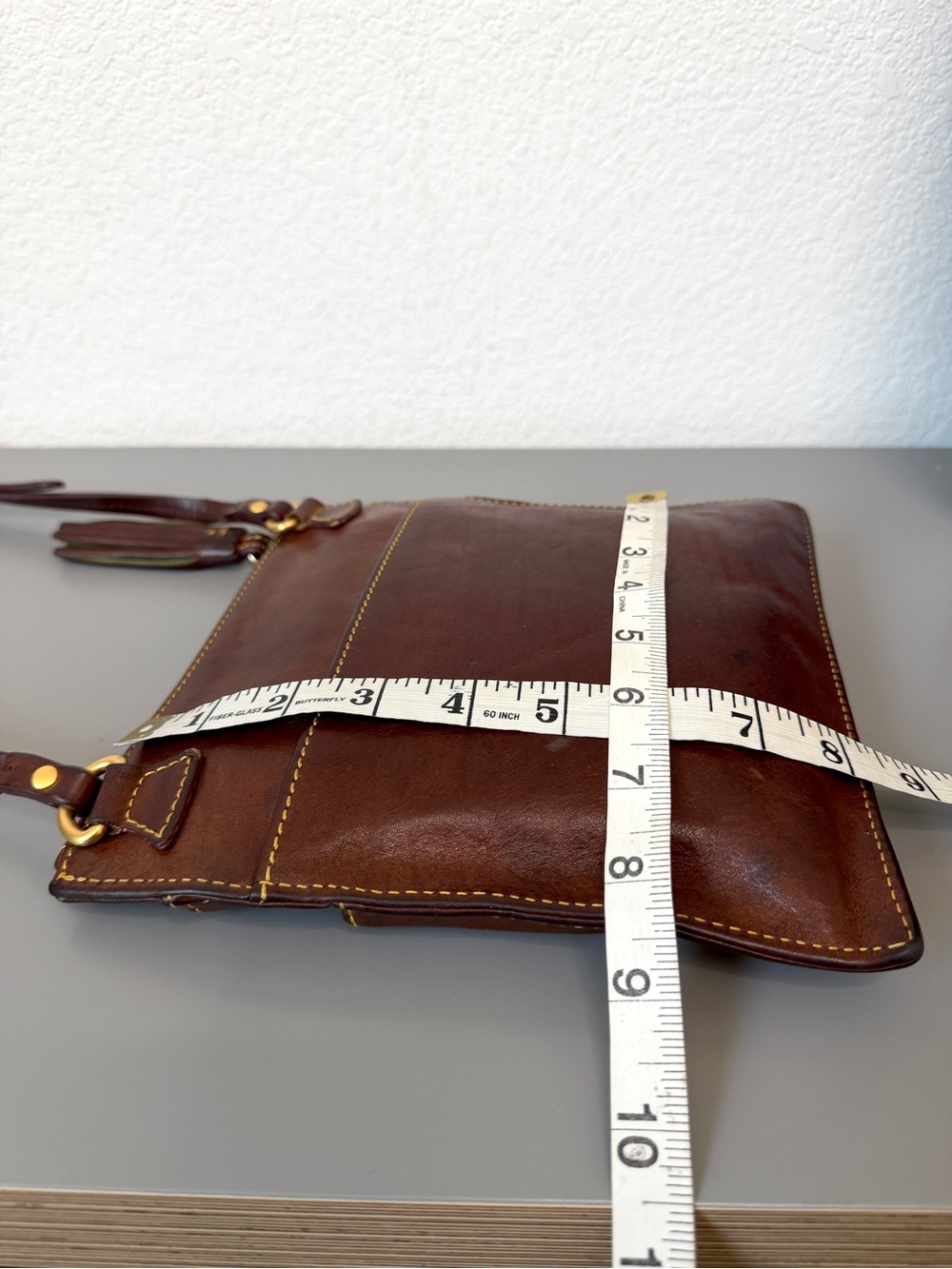 Dooney & Bourke Florentine leather triple zip crossbody bag in a chestnut brown - Picture 4 of 9